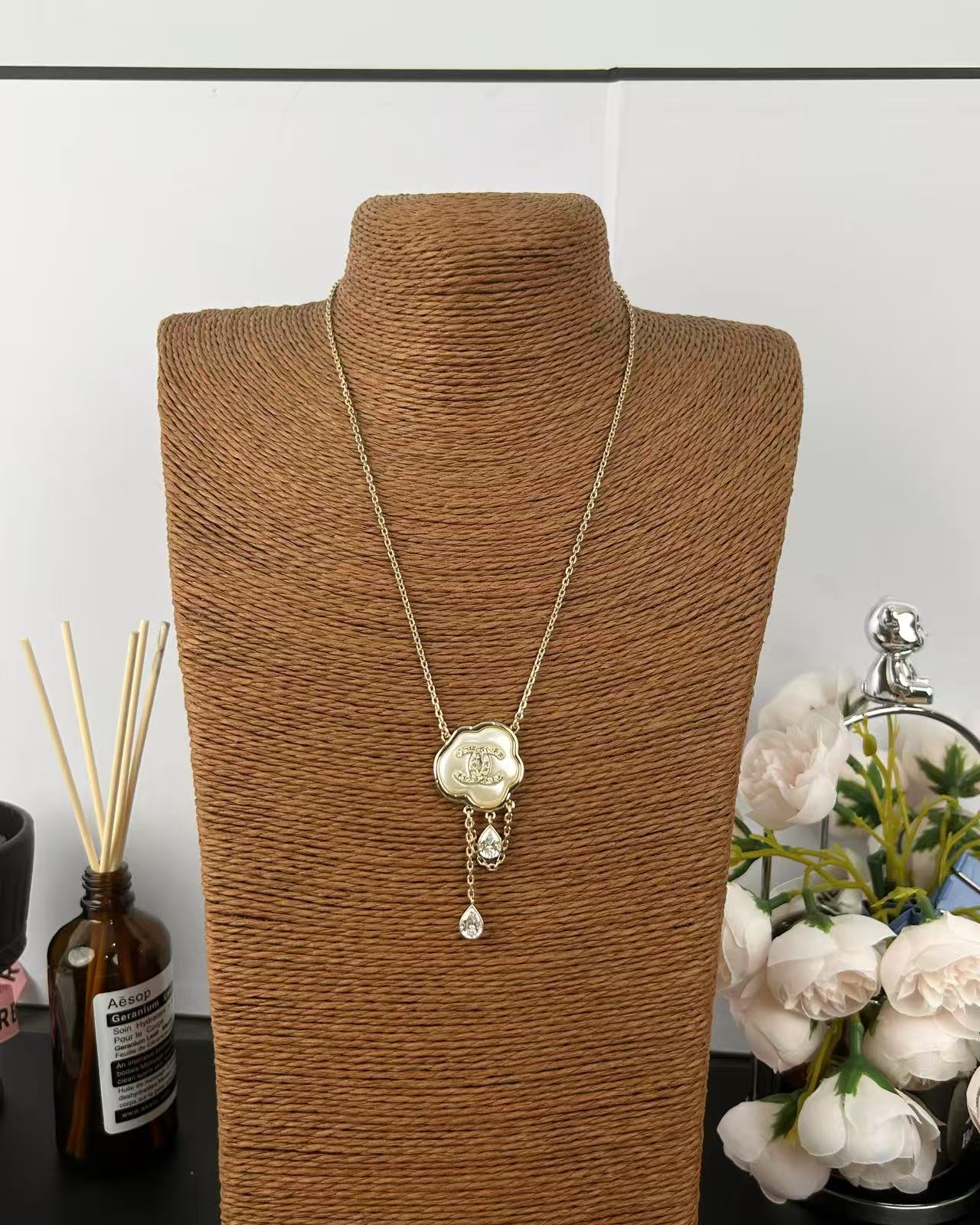 [⭐JeweliWhal]Cloud Pearl Mother-of-Pearl Diamond Chain Pendant Necklace