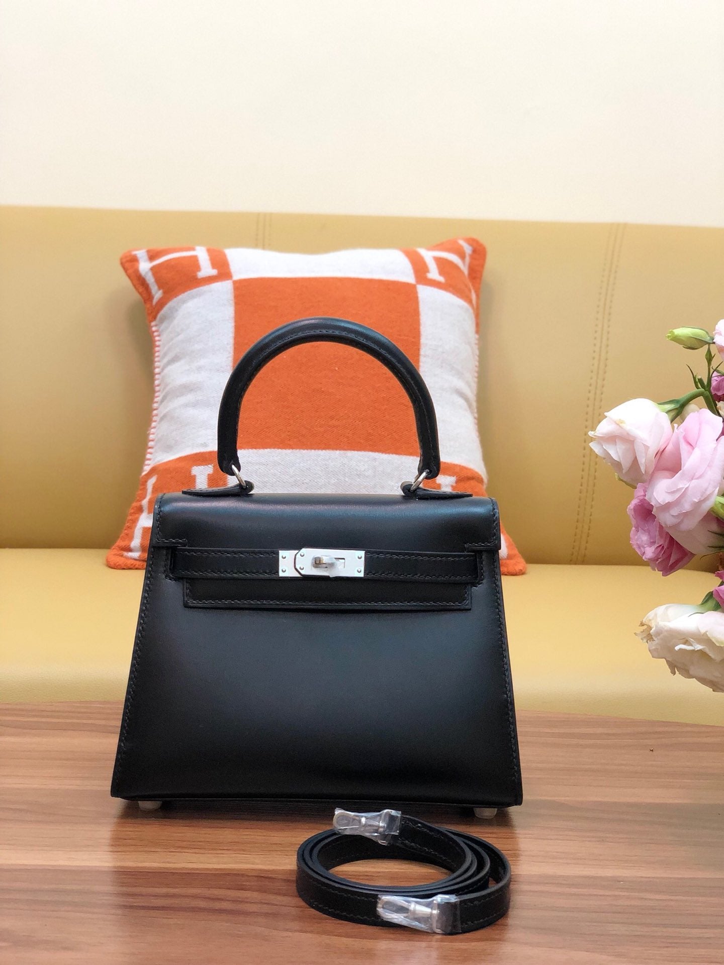 KELLY MINI 20 BAG IN BLACK SMOOTH CALFSKIN WITH SILVER HARDWARE (MADE-TO-ODER)