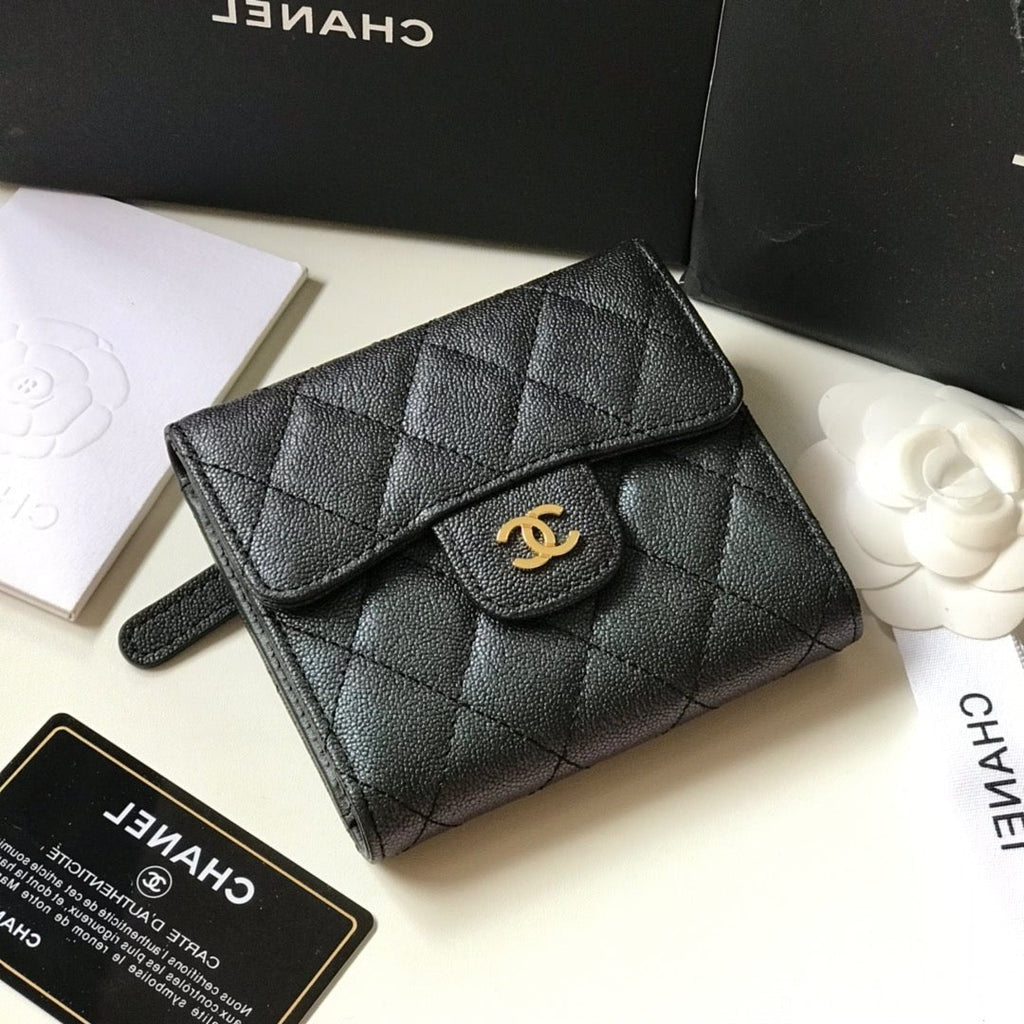 Kartenetui mit Klappe, 11,5 cm, schwarzes genarbtes Kalbsleder, Gold Icon