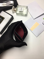 Kreditkartenetui 11,2 cm, schwarzes Kalbsleder, silbernes Symbol