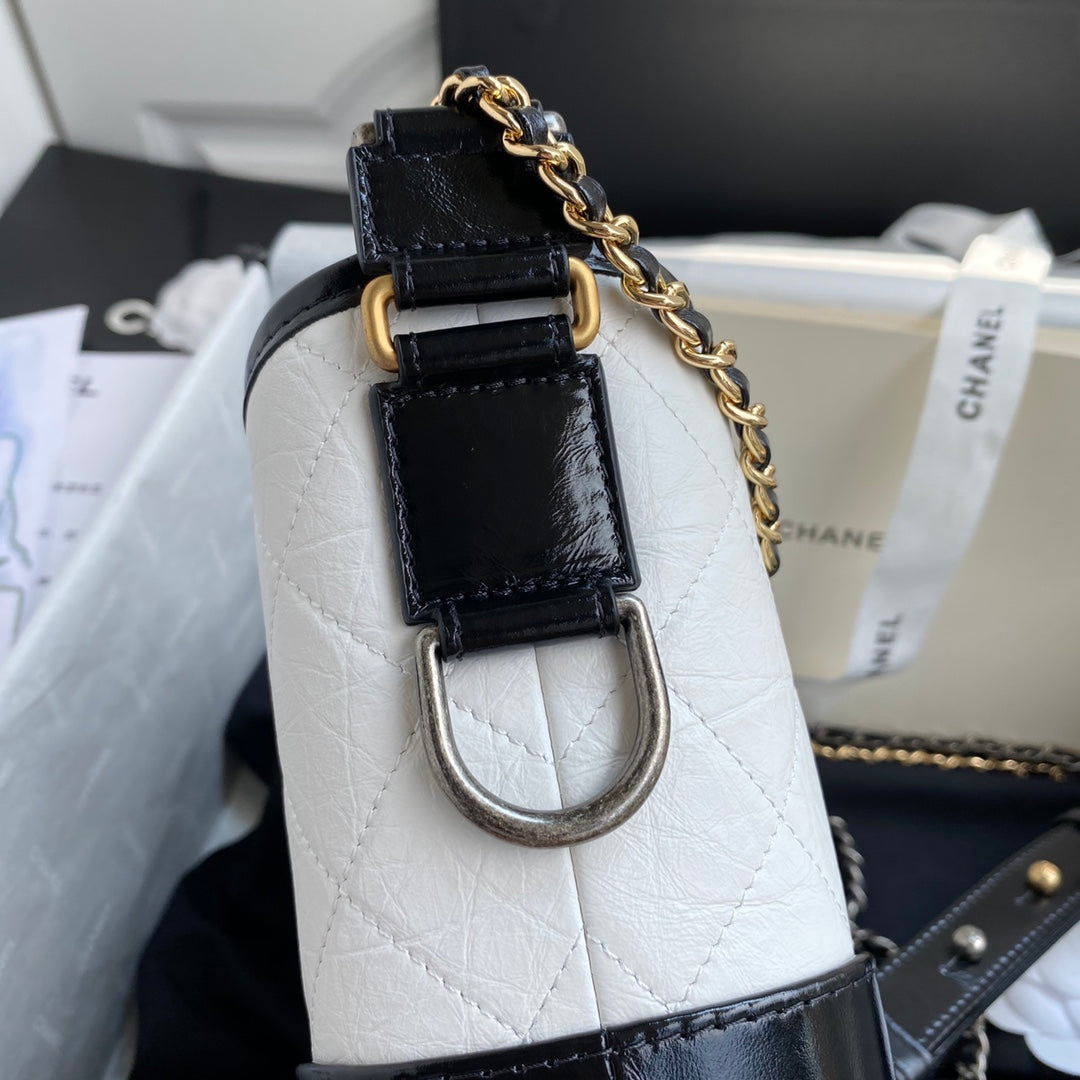 CC GABRIELLE MINI 20 HOBO BAG IN WHITE MIX BLACK CALFSKIN