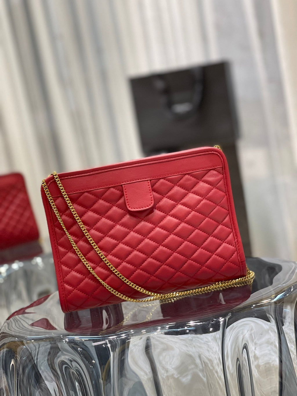 VICTOIRE 25 RED LAMBSKIN GOLD HARDWARE