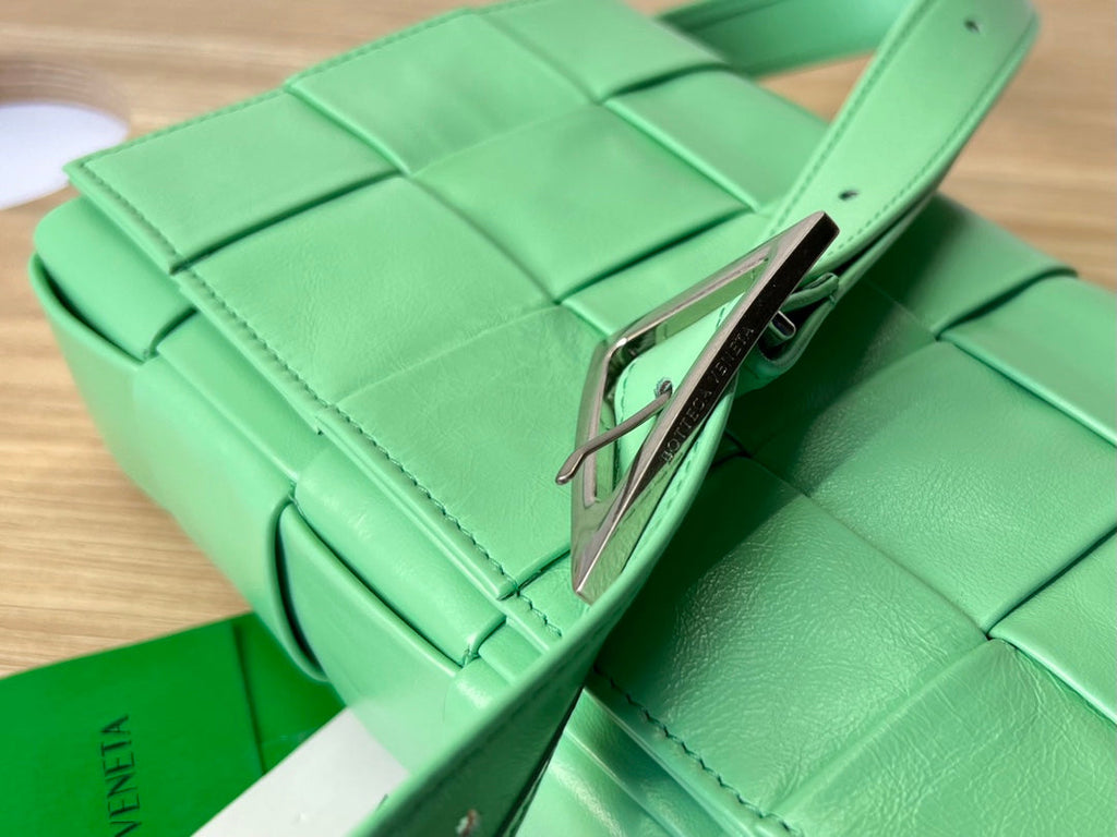 KLEINE KASSETTE 23 ZOLL HELLGRÜNES KALBSLEDER