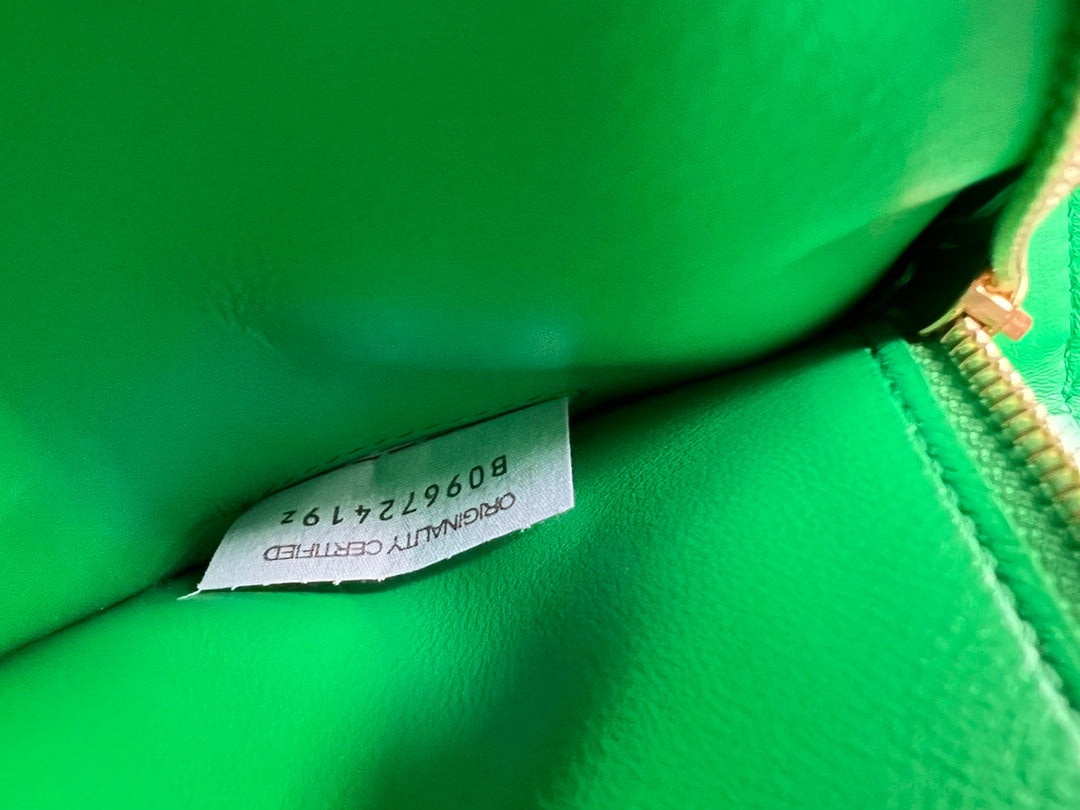 KLEINE KASSETTE 23 ZOLL GRÜNES FRANSENKALBLEDER