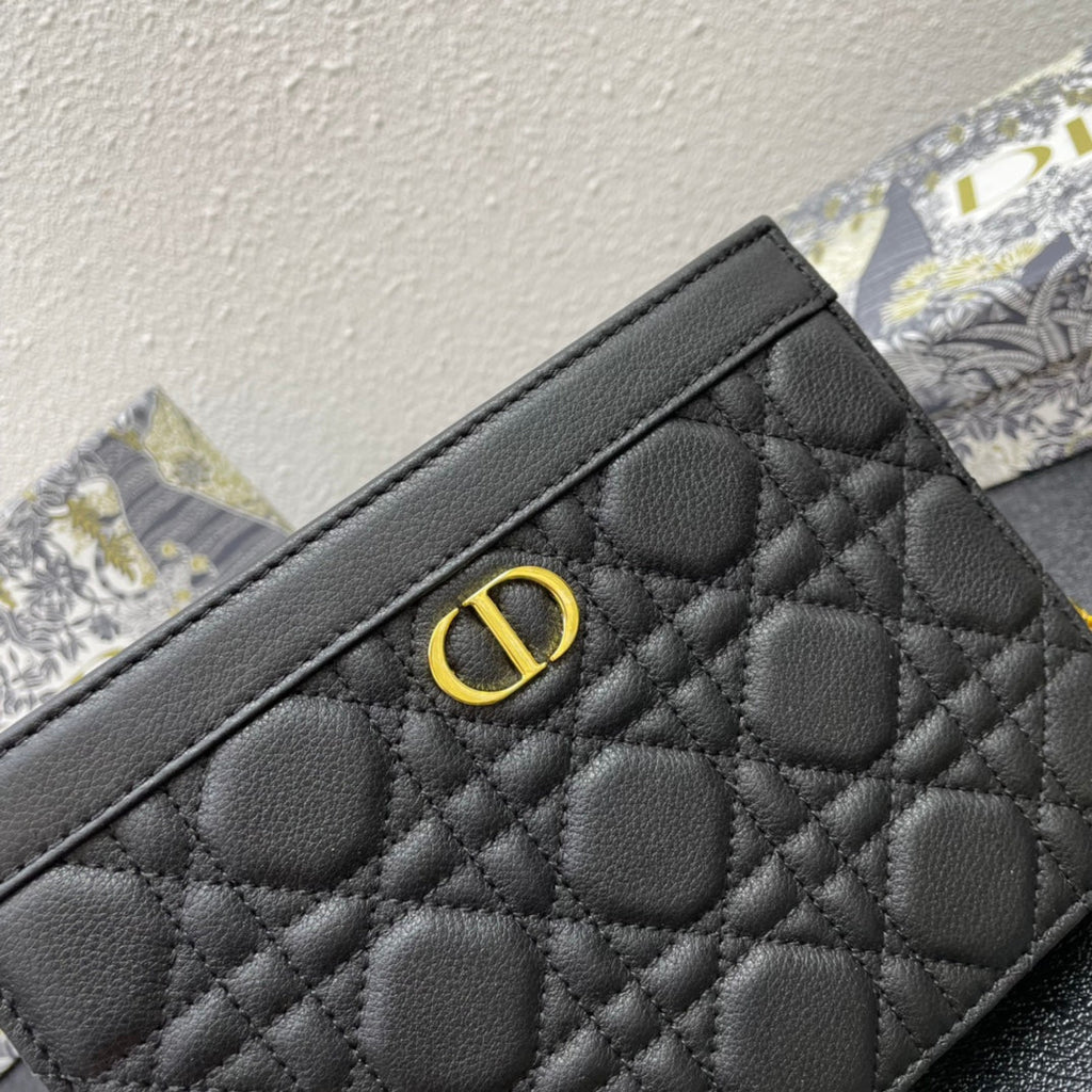 CARO POUCH 19 TASCHE AUS SCHWARZEM KALBSLEDER