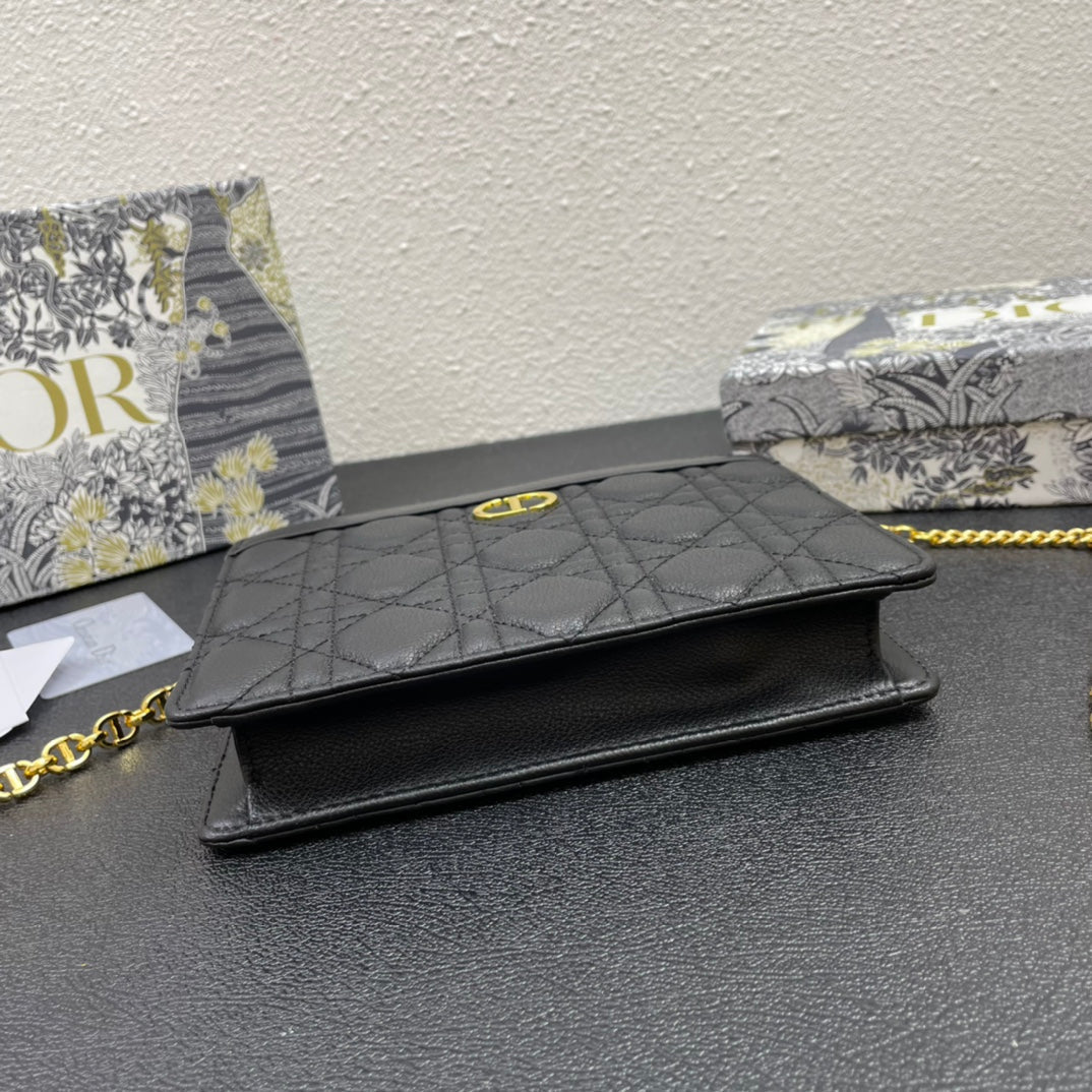 CARO POUCH 19 TASCHE AUS SCHWARZEM KALBSLEDER