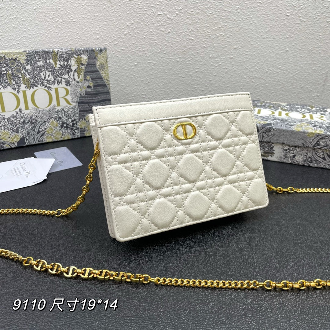 CARO POUCH 19 BAG IN WHITE CALFSKIN