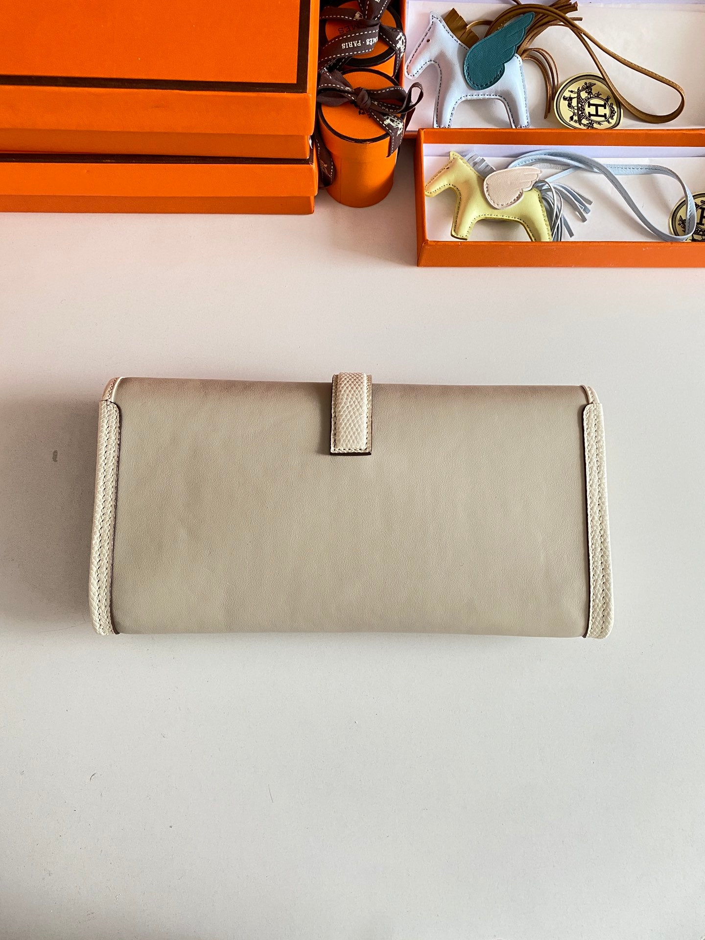 JIGE ELAN 29 CLUTCH IN BISQUE BEIGE CALFSKIN WITH LIZARD SKIN (MADE-TO-ODER)