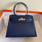 KELLY MINI 20 TASCHE AUS MARINEBLAUEM KALBSLEDER MIT GOLDENEN BESCHLÄGEN (AUF BESTELLUNG GEFERTIGT)
