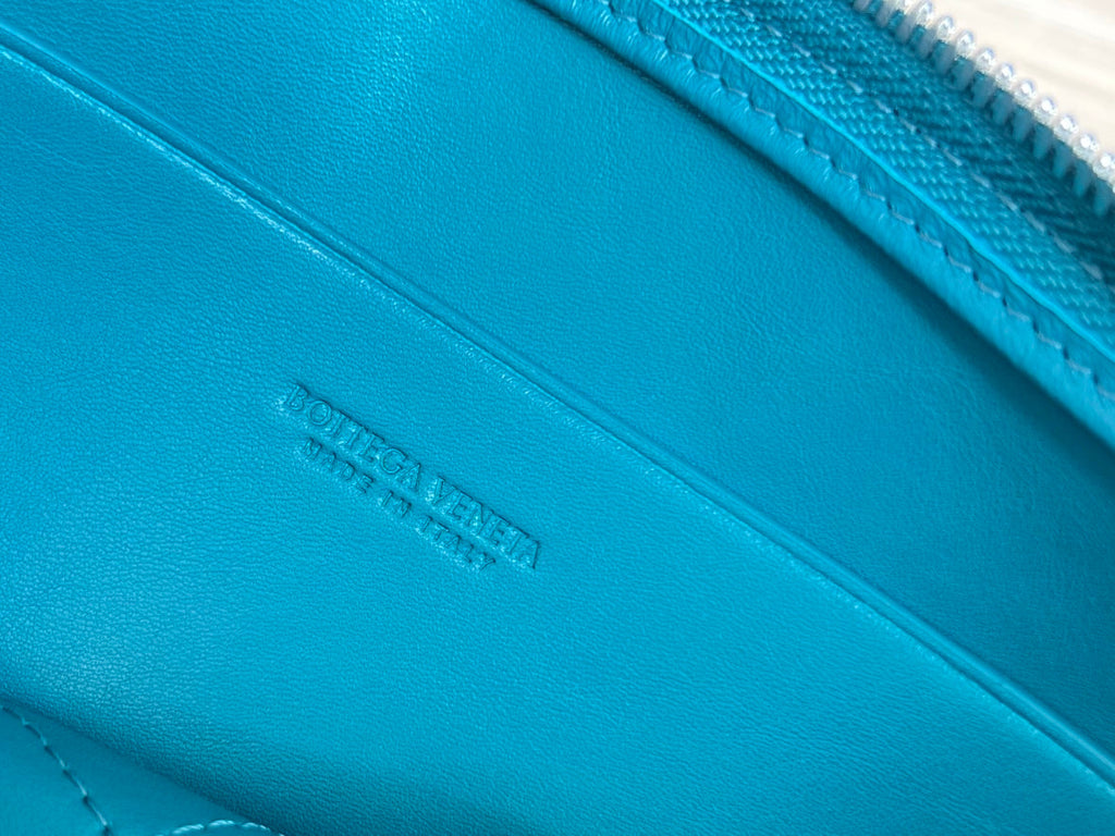 Große Kassettentasche, 35 Zoll, lagunenblaues Kalbsleder