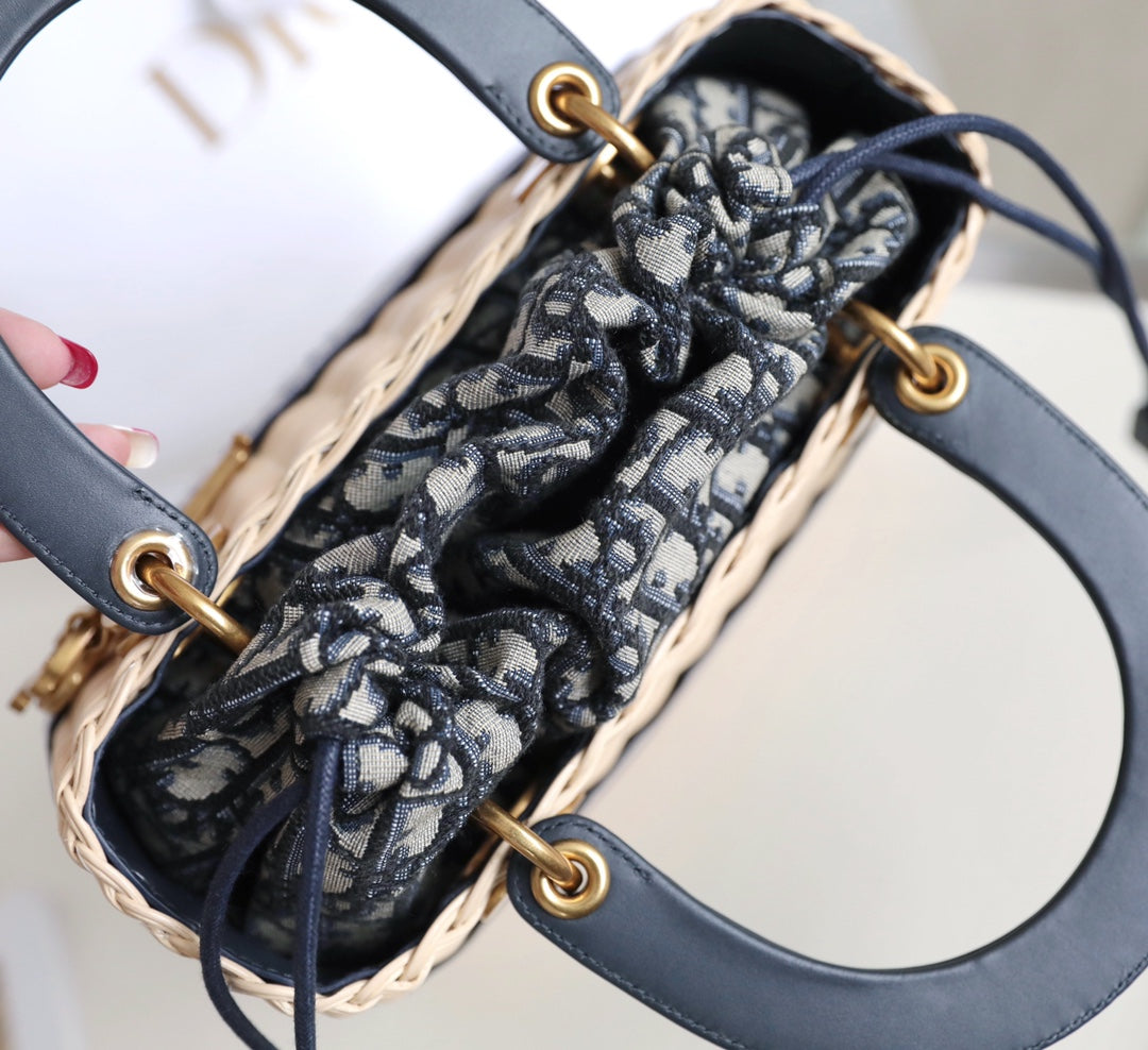 LADY 24 BASKET BAG IN BLACK OBLIQUE JACQUARD MIX BEIGE WICKER