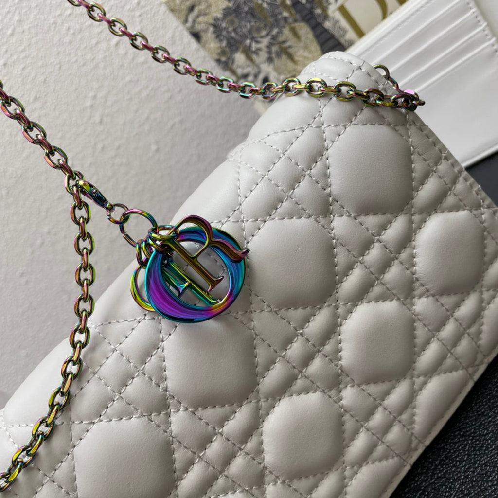 CARO SLIM POUCH 21 TASCHE AUS WEISSEM KALBSLEDER