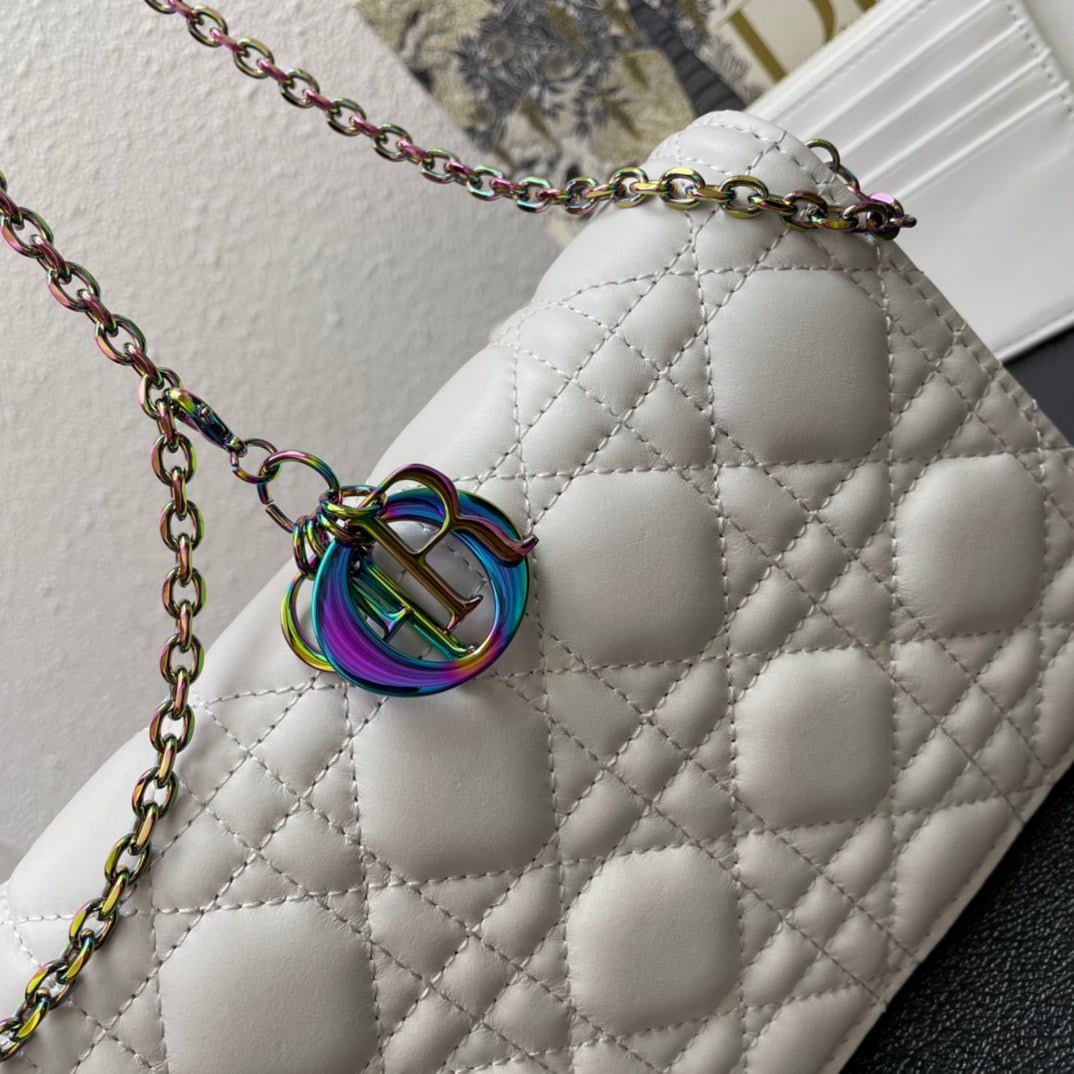 CARO SLIM POUCH 21 TASCHE AUS WEISSEM KALBSLEDER