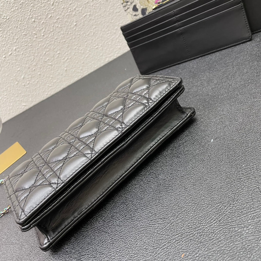 CARO SLIM POUCH 21 TASCHE AUS SCHWARZEM KALBSLEDER