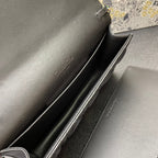 CARO SLIM POUCH 21 TASCHE AUS SCHWARZEM KALBSLEDER