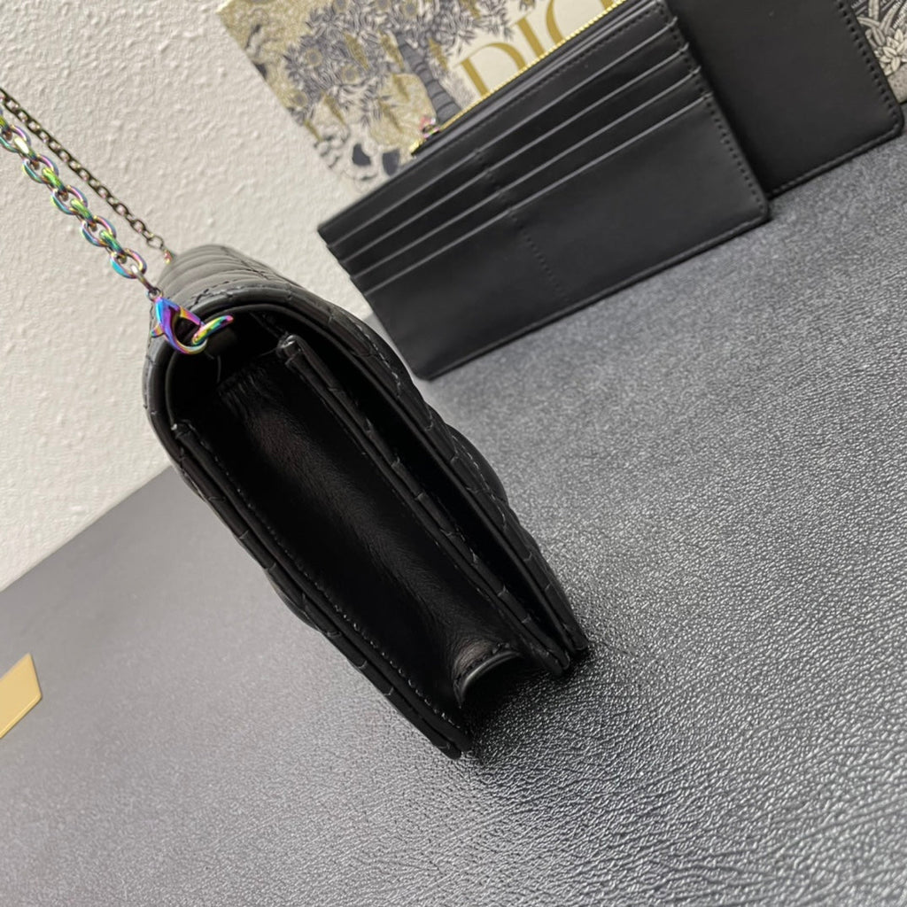 CARO SLIM POUCH 21 TASCHE AUS SCHWARZEM KALBSLEDER