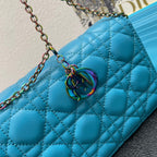 CARO SLIM POUCH 21 TASCHE IN HIMMELBLAUEM KALBSLEDER