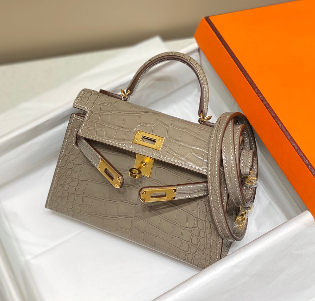 HERMES 25S MINI KELLY 19 IN MOCHA BRAUNEM KALBSLEDER GOLDENE BESCHLÄGE
