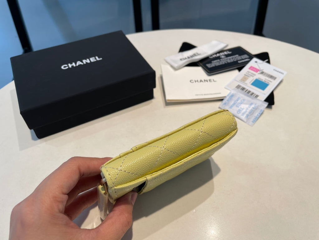 CC Münzgeldbörse mit Reißverschluss, 11 gelbes genarbtes Kalbsleder