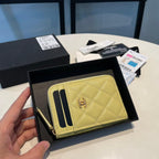 CC Münzgeldbörse mit Reißverschluss, 11 gelbes genarbtes Kalbsleder