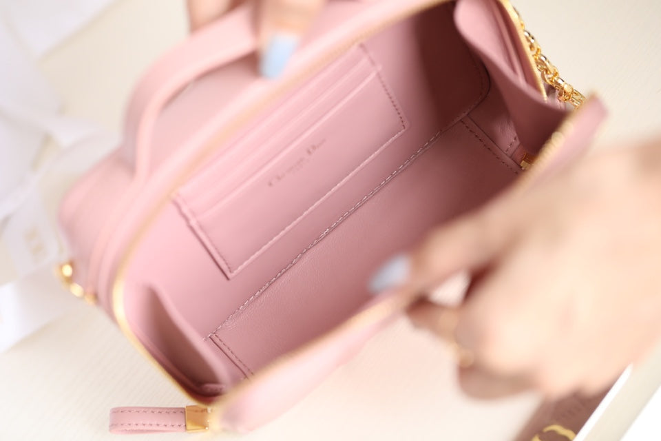 CARO BOX BAG 19 IN HELLROSA KALBSLEDER