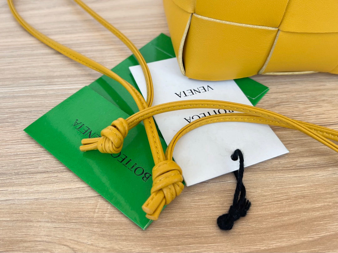 KLEINER KASSETTEN-BUCKET 18 ZOLL MERIGOLD-KALBLEDER