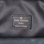 AVENUE SLINGBAG 31 IN SCHWARZEM TAIGA-LEDER