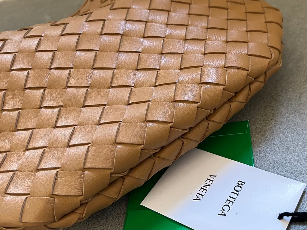 SARDINE 33 WITH CHAIN IN TAWNY BROWN LAMBSKIN