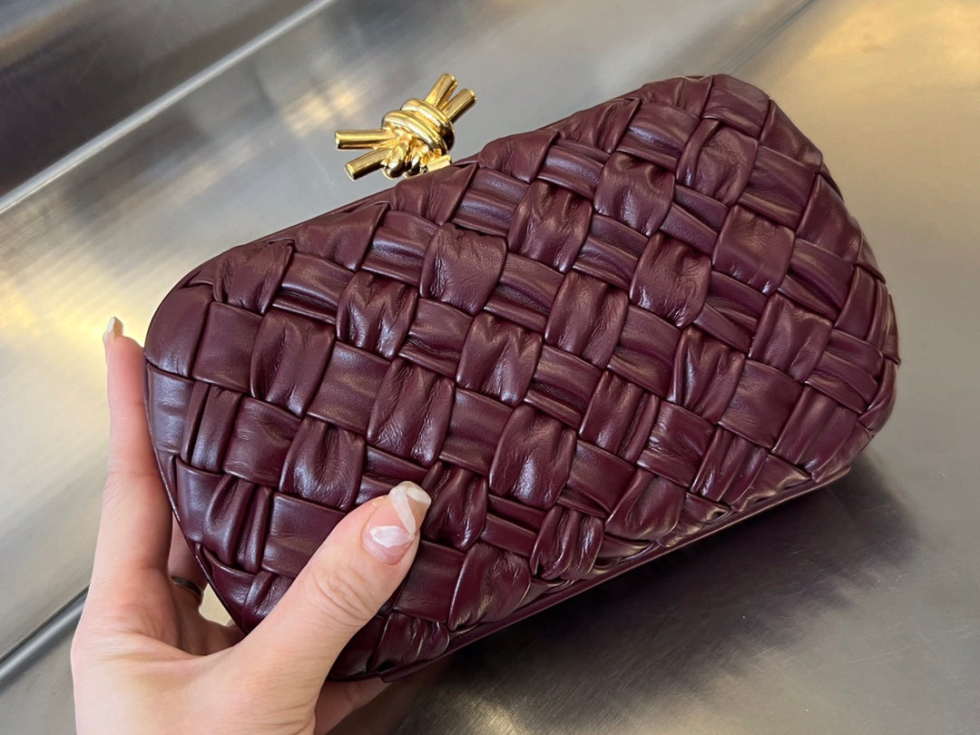 KNOTEN 19 IN BAROLO LAMMLEDER