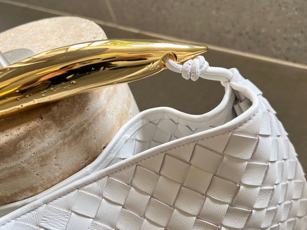 SARDINE 33 WITH CHAIN IN WHITE LAMBSKIN