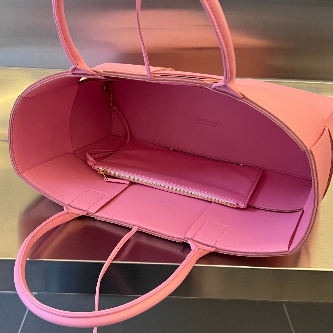 ARCO TOTE 36 IN SHOCKING PINK CALFSKIN
