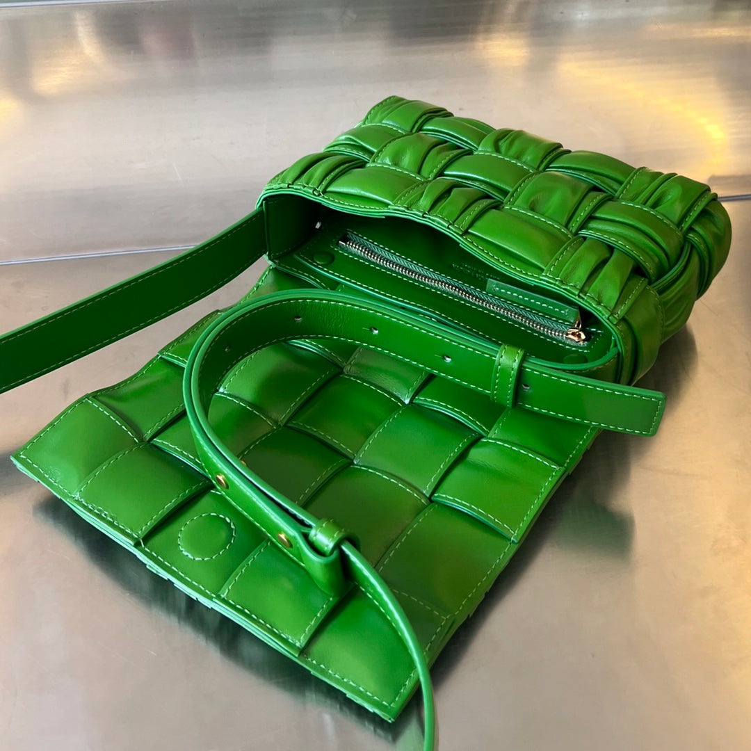 MINI-KASSETTE 19 IN SHAMROCK GREEN WEICHES LAMMLEDER