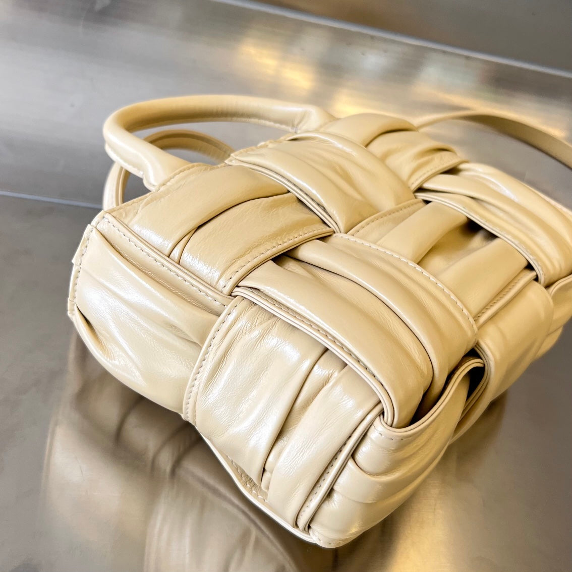 CANDY ARCO TOTE 20 IN BEIGE SOFT LAMBSKIN