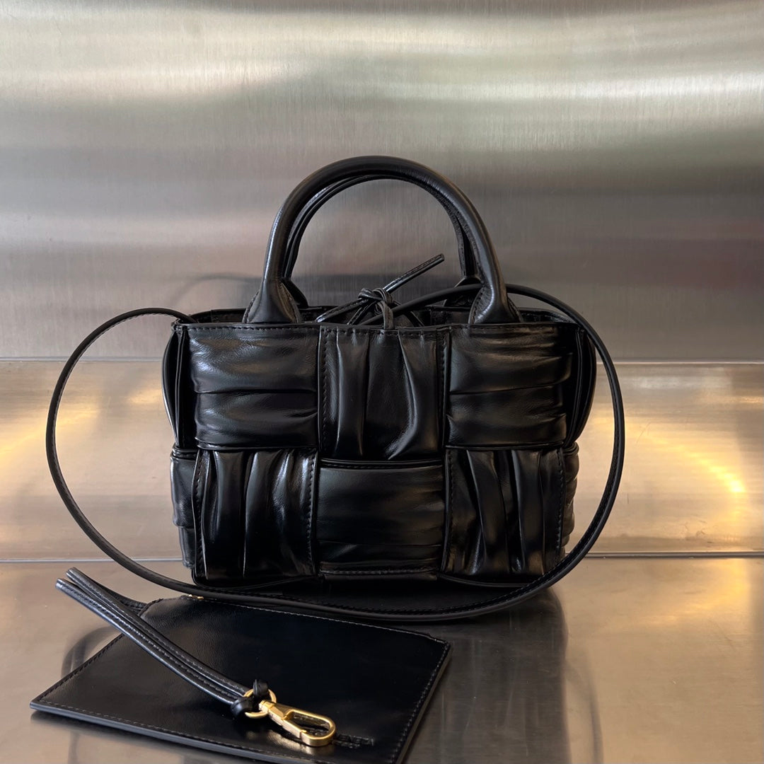 CANDY ARCO TOTE 20 IN BLACK SOFT LAMBSKIN