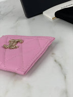 CC CARD HOLDER 19.5 PINK GRAINED CALFSKIN GOLD ICON