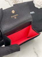 CC FLAP CARD HOLDER 11 BLACK GRAINED CALFSKIN GOLD ICON