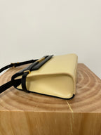 MANHATTAN 29 TOP-HANDLE IN SMOOTH BLACK BEIGE CALFSKIN