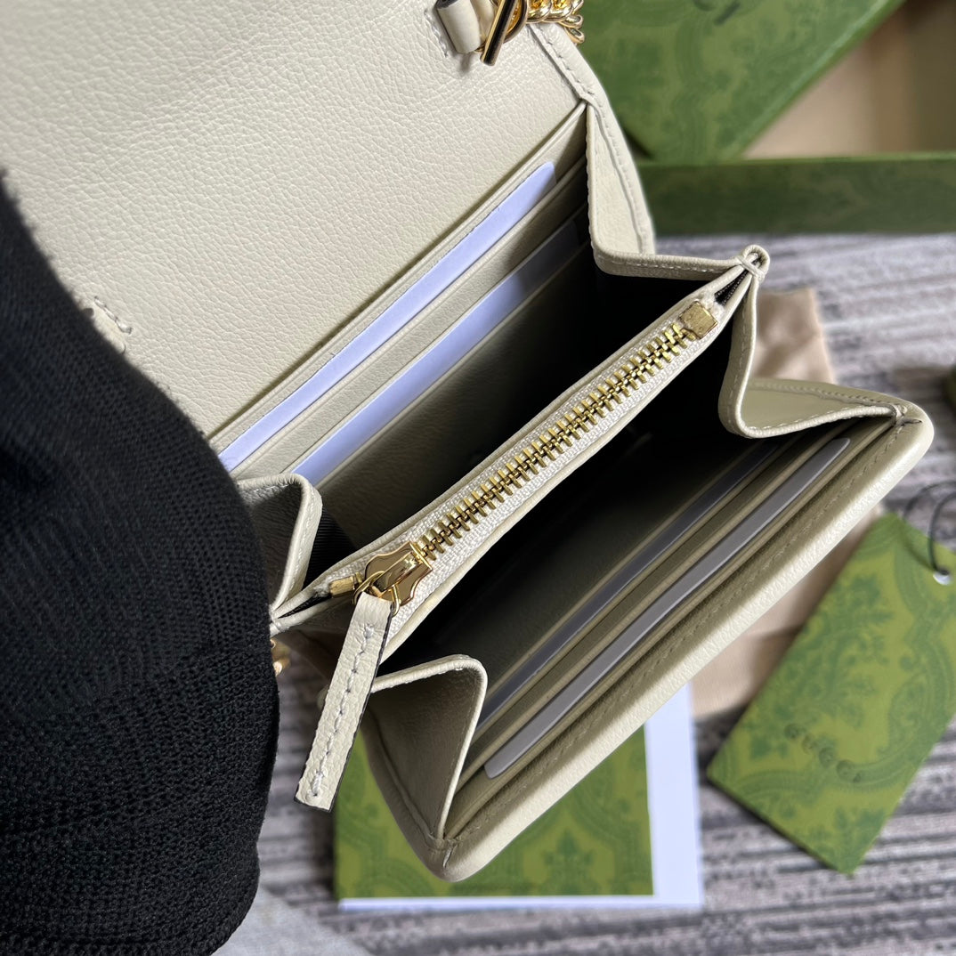 BLONDIE INTERLOCK MINI-SCHULTERTASCHE, 30 CM, WEISSES KALBSLEDER, GOLDKETTE