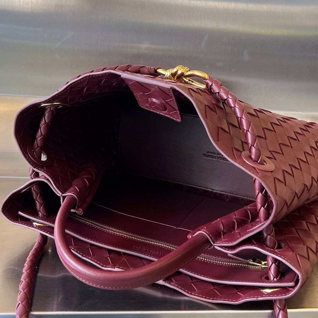 MEDIUM ANDIAMO 32 IN BURGUNDY LAMBSKIN