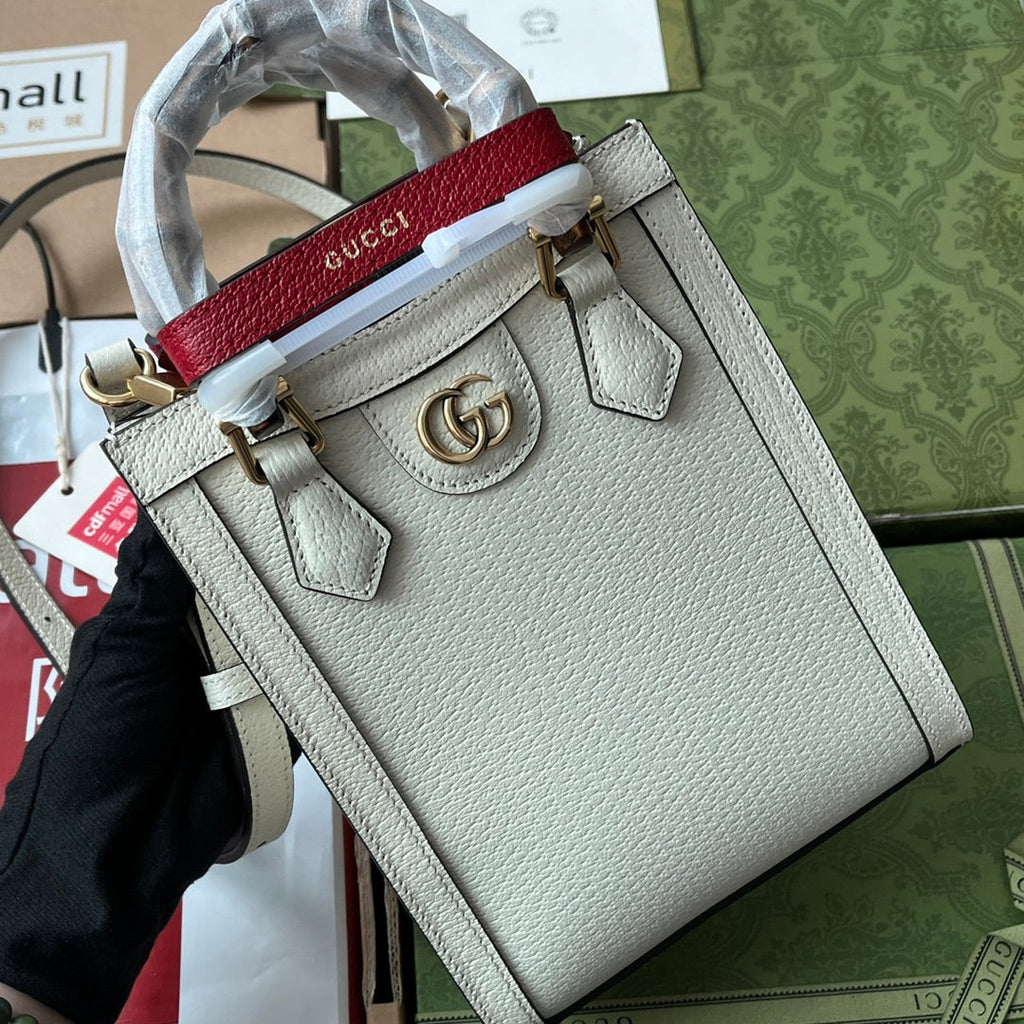 ダイアナ トートバッグ 19 ホワイトラムスキン バンブーハンドル