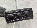 TRAVEL NOMAD POUCH 22 IN BLACK MACROCANNAGE LAMBSKIN