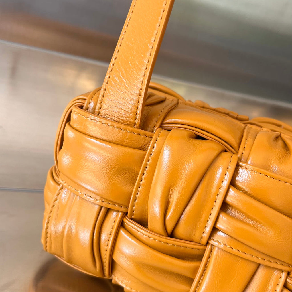 SMALL BRICK CASSETTE 23 IN SANDSTONE ORANGE SOFT LAMBSKIN