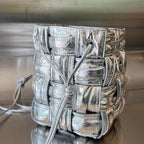 SMALL CASSETTE BUCKET 18 IN SILVER METALLIC SOFT LAMBSKIN