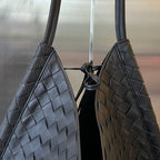 MEDIUM SOLSTICE 44 SCHWARZES LAMMFELL