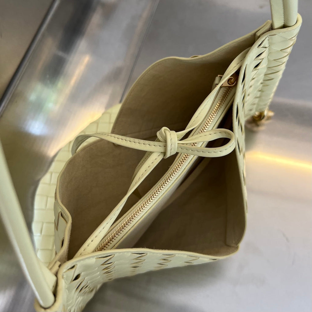 MEDIUM SOLSTICE 44 DUNKLES CREME LAMMFELL