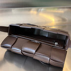 CASSETTE 23 IN SCHOKOLADEN-KALBLEDER MIT WELLENMUSTER