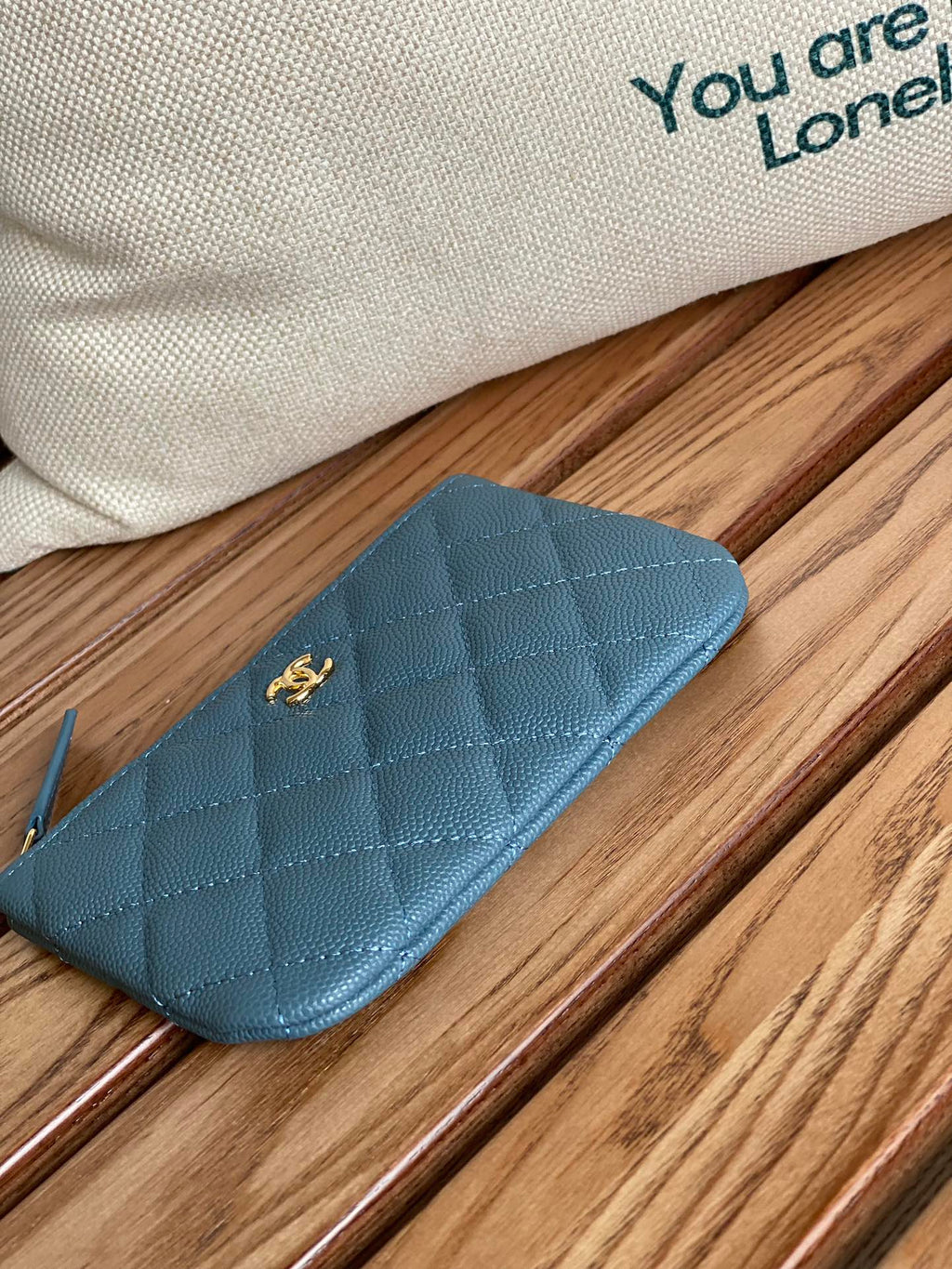 CC CLASSIC KLEINE 15-ZIP-TASCHE IN TÜRKISGRÜNEM GENARBINETEM KALBSLEDER