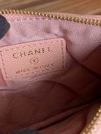 CC CLASSIC SMALL 15 ZIPPED POUCH IN LIGHT PINK GRAINED CALFSKIN