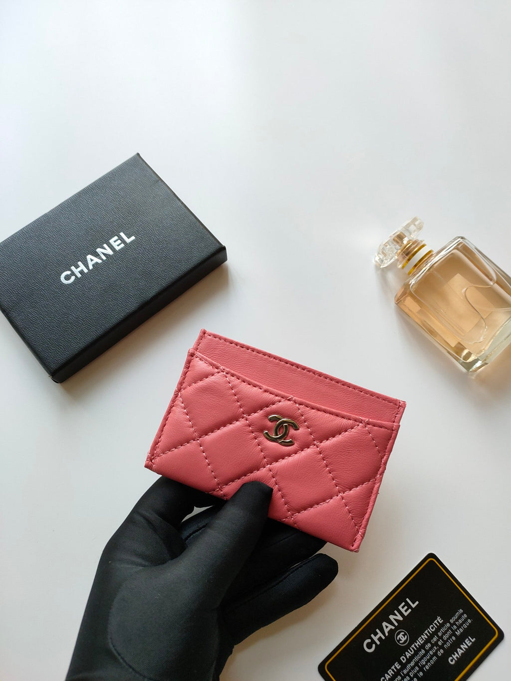 Kreditkartenetui 11.2, rosafarbenes Kalbsleder, Gold-Icon