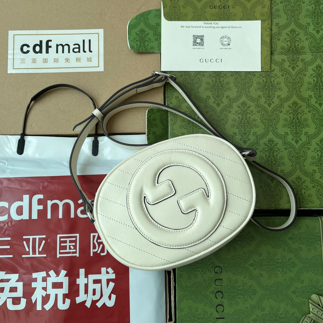 スモール ブロンディ オーバル ショルダーバッグ 20インチ オフホワイト カーフスキン